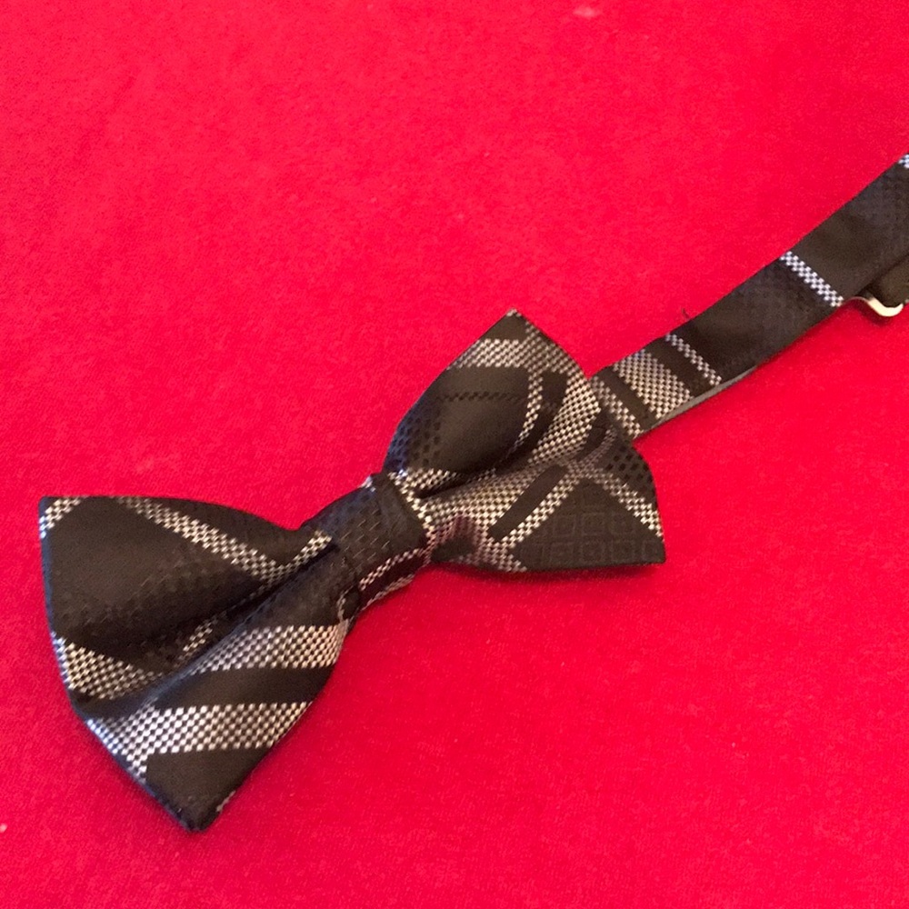 Stacy Adams bow tie
